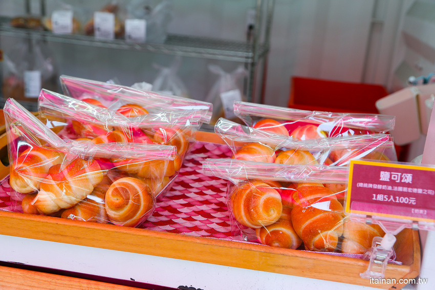 女子麥面包不吃嗎??完整包裝販售,帶了就走的安心麵包!全台唯一全女姓麵包師傅的麵包店「女子麥面包」 - 台南好Food遊