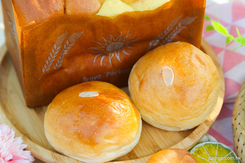 女子麥面包不吃嗎??完整包裝販售,帶了就走的安心麵包!全台唯一全女姓麵包師傅的麵包店「女子麥面包」 - 台南好Food遊