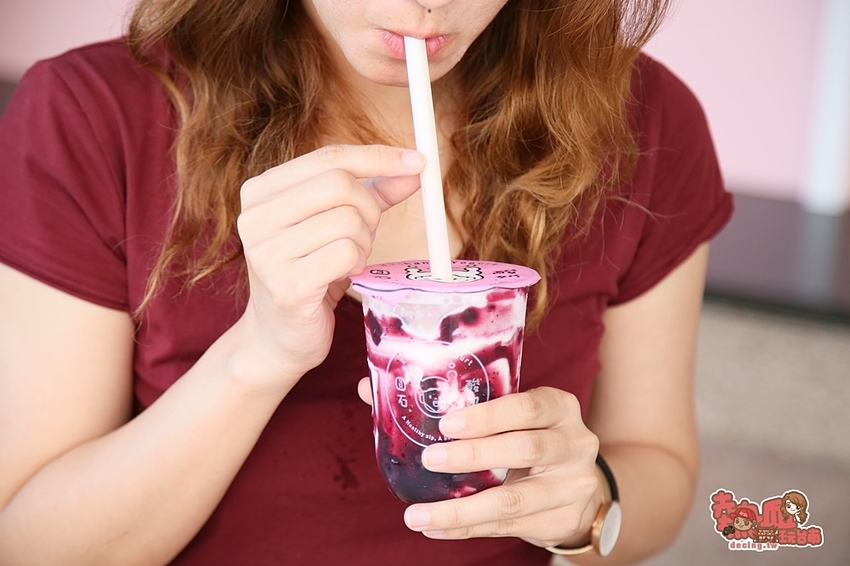 【台南飲料】出其不意的特色優格飲品,女孩們最潮又健康的新選擇:圓石酸奶 - 熱血玩台南。跳躍新世界