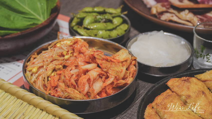 高雄韓式料理推薦//Meogeo韓式燒肉,韓國美食同步讓你滿嘴韓國味、韓式炸雞、炸彈酒、韓國調酒、部隊鍋 - Wei笑生活