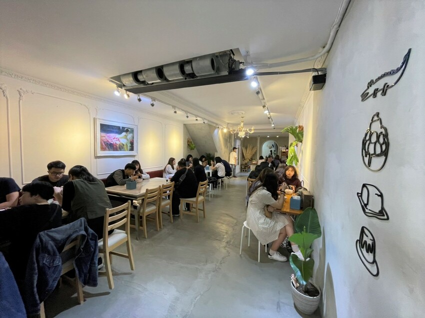 『清水堂』台南必吃這間排隊冰店，必來一碗季節限定夢幻草莓冰，還有機會吃到限量版的白草莓冰！芋頭控也不要錯過草莓芋見泥且加珍珠不用錢～ - 阿華田的美食日記