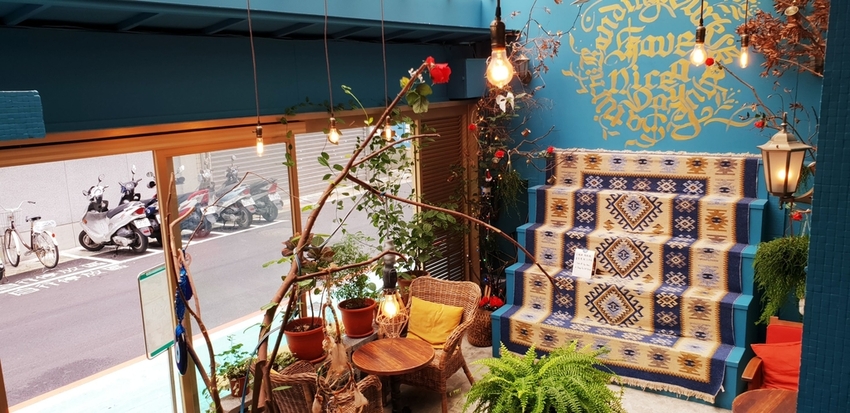 200882.jpg - 【台北.東門站】登陸土星永康店友善寵物咖啡廳。土耳其咖啡超好喝。藍色系網美店超好拍