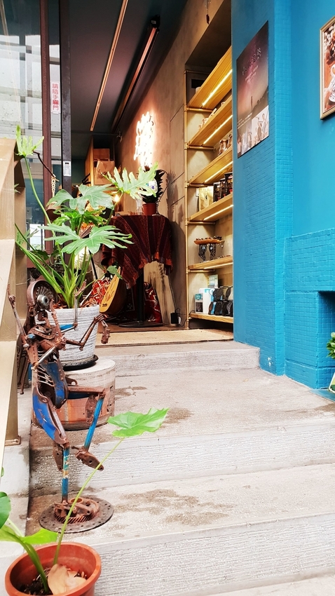 200865.jpg - 【台北.東門站】登陸土星永康店友善寵物咖啡廳。土耳其咖啡超好喝。藍色系網美店超好拍