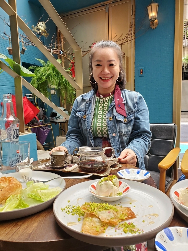 200915.jpg - 【台北.東門站】登陸土星永康店友善寵物咖啡廳。土耳其咖啡超好喝。藍色系網美店超好拍