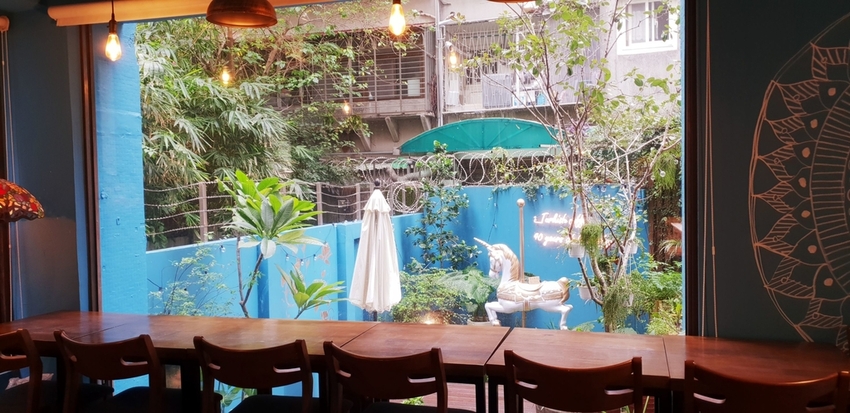 200888.jpg - 【台北.東門站】登陸土星永康店友善寵物咖啡廳。土耳其咖啡超好喝。藍色系網美店超好拍