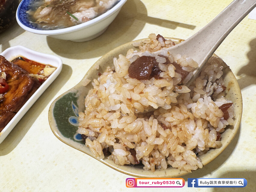 【三重美食】店小二魯肉飯附菜單，google評論將近4000
