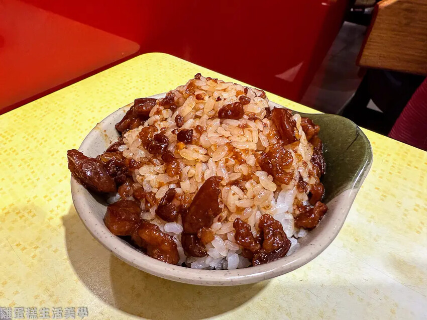 【新北食記】店小二魯肉飯 【新北食記】店小二魯肉飯