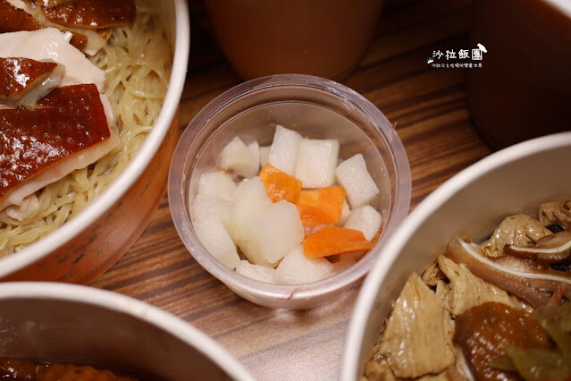 喜歡吃雞肉的別錯過，港式招牌油雞吃過都喜歡