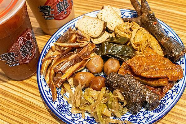 【三重美食】豐雞號-軟嫩不乾柴豐富美味的港式油雞飯美食