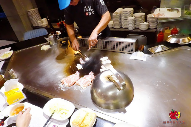 [食記] 新竹竹北-樂槑(同音梅)生活鐵板燒餐廳 充滿膠質滷肉飯香氣四溢 超嫩口菲力牛排充滿奶油香 新鮮Q彈花枝 平價鐵板燒便當