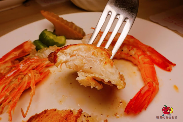 [食記] 新竹竹北-樂槑(同音梅)生活鐵板燒餐廳 充滿膠質滷肉飯香氣四溢 超嫩口菲力牛排充滿奶油香 新鮮Q彈花枝 平價鐵板燒便當