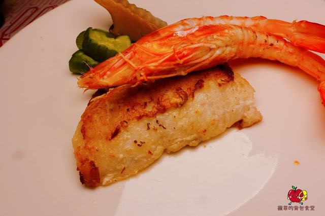 [食記] 新竹竹北-樂槑(同音梅)生活鐵板燒餐廳 充滿膠質滷肉飯香氣四溢 超嫩口菲力牛排充滿奶油香 新鮮Q彈花枝 平價鐵板燒便當