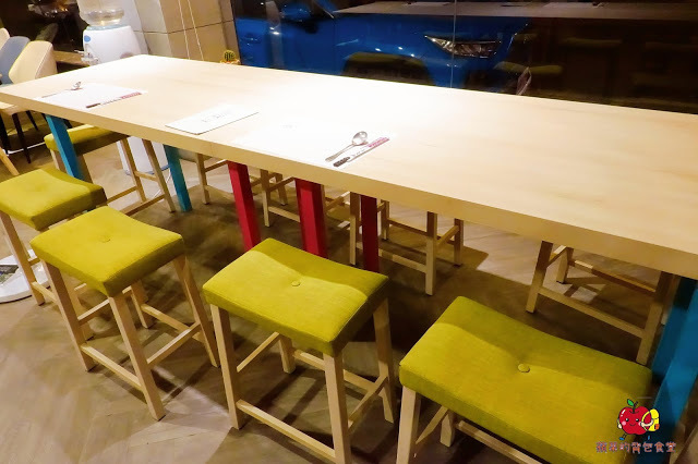 [食記] 新竹竹北-樂槑(同音梅)生活鐵板燒餐廳 充滿膠質滷肉飯香氣四溢 超嫩口菲力牛排充滿奶油香 新鮮Q彈花枝 平價鐵板燒便當