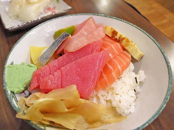 【台北】毅壽司平價日式料理-信義區也能吃到120元生魚片丼飯