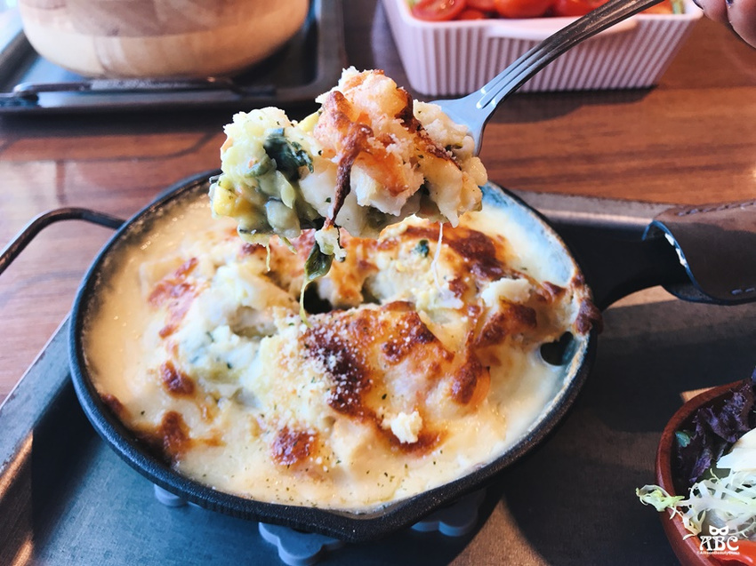 新竹美食|La Kaffa六角咖啡，適合約會聚餐，停車方便！