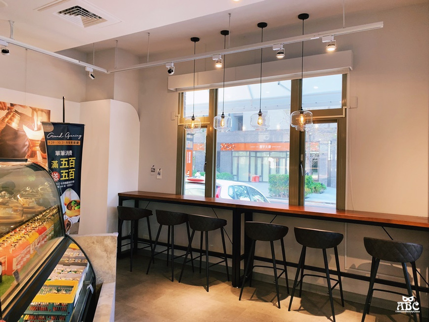 新竹美食|La Kaffa六角咖啡，適合約會聚餐，停車方便！