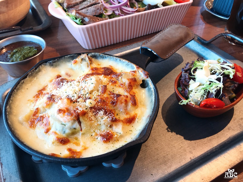 新竹美食|La Kaffa六角咖啡，適合約會聚餐，停車方便！