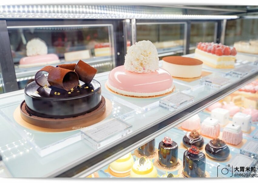 Google評價4.9分的台北東區隱藏甜點,Gelovery Gift 蒟若妮頂級法式甜點店,法國藍帶主廚推出冬季新品肉桂捲x草莓奶霜蛋糕開賣囉~來趟一日偽貴婦下午茶！台北大安區甜點推薦,捷運忠孝敦化