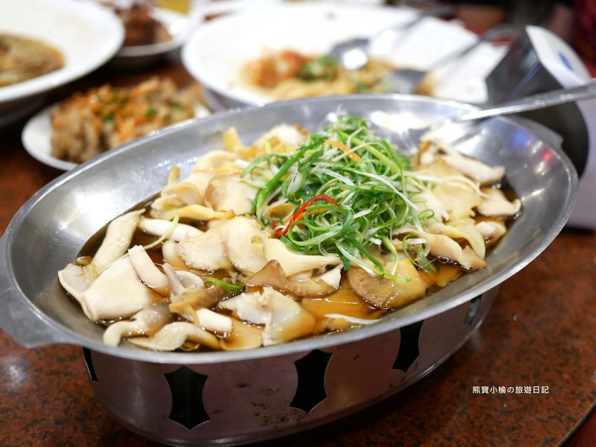 【台中北屯美食】頂園燒鵝担仔廚房太原店，婚宴中式桌菜品嚐心得紀錄，餐廳附免費大型停車場，近太原火車站。 @熊寶小榆の旅遊日記