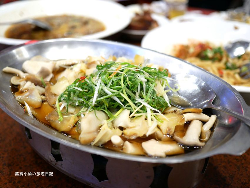 【台中北屯美食】頂園燒鵝担仔廚房太原店，婚宴中式桌菜品嚐心得紀錄，餐廳附免費大型停車場，近太原火車站。 @熊寶小榆の旅遊日記