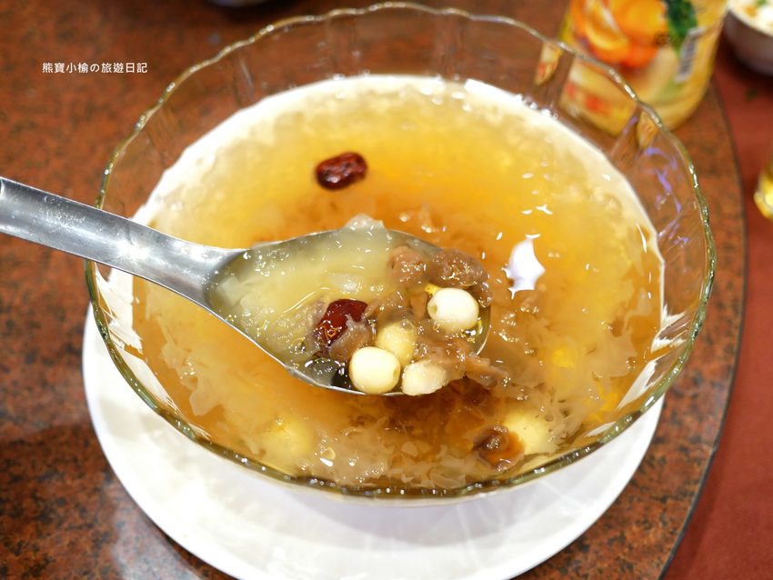 【台中北屯美食】頂園燒鵝担仔廚房太原店，婚宴中式桌菜品嚐心得紀錄，餐廳附免費大型停車場，近太原火車站。 @熊寶小榆の旅遊日記