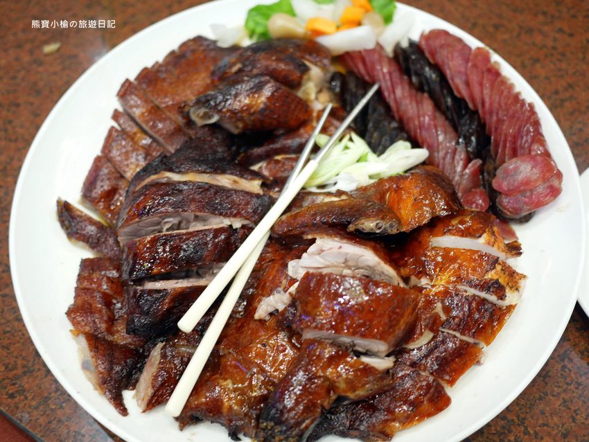 【台中北屯美食】頂園燒鵝担仔廚房太原店，婚宴中式桌菜品嚐心得紀錄，餐廳附免費大型停車場，近太原火車站。 @熊寶小榆の旅遊日記