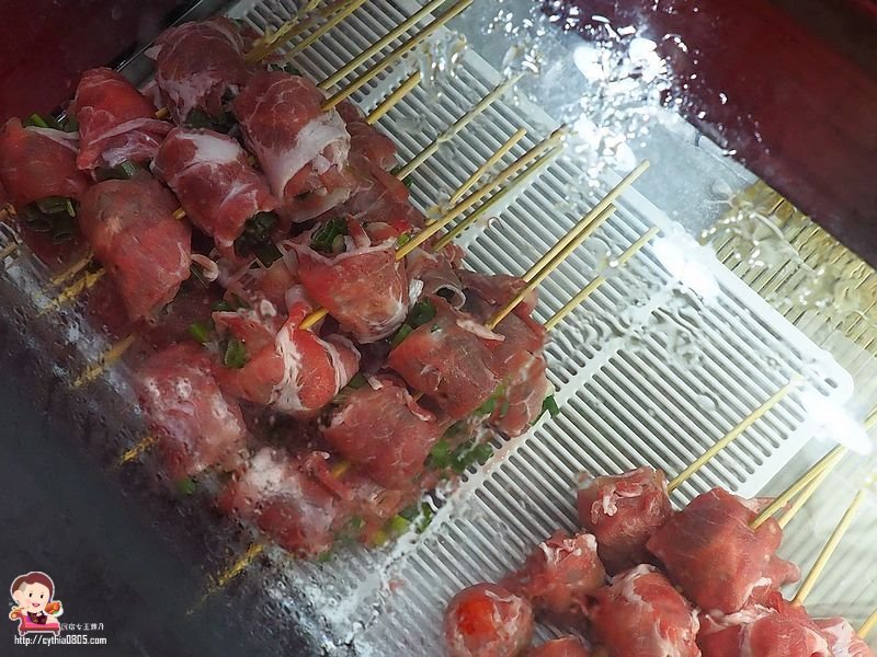 桃園中壢美食-烤貝烤牡燒烤店-路邊攤的價格卻能舒適的室內用餐環境，超大生蠔七顆只要70元  (邀約) @民宿女王芽月-美食.旅遊.全台趴趴走