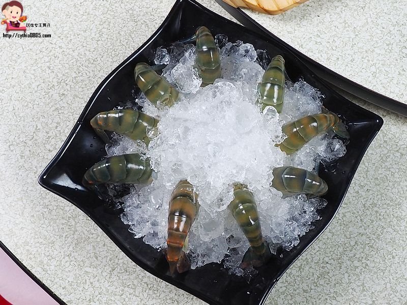 桃園中壢美食-烤貝烤牡燒烤店-路邊攤的價格卻能舒適的室內用餐環境，超大生蠔七顆只要70元  (邀約) @民宿女王芽月-美食.旅遊.全台趴趴走