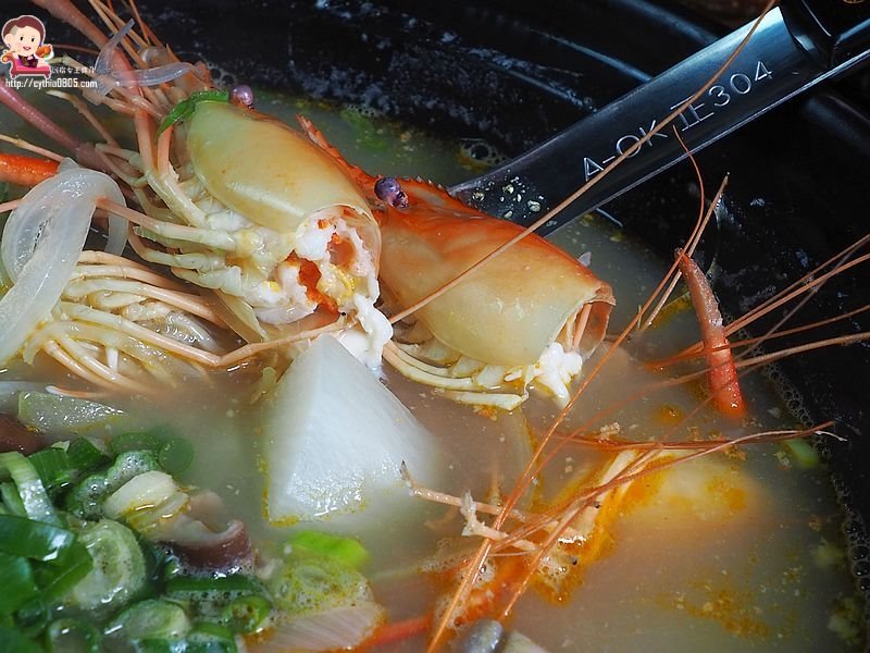 桃園中壢美食-烤貝烤牡燒烤店-路邊攤的價格卻能舒適的室內用餐環境，超大生蠔七顆只要70元  (邀約) @民宿女王芽月-美食.旅遊.全台趴趴走