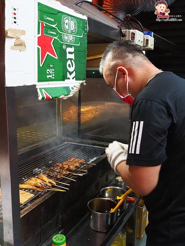 桃園中壢美食-烤貝烤牡燒烤店-路邊攤的價格卻能舒適的室內用餐環境，超大生蠔七顆只要70元  (邀約) @民宿女王芽月-美食.旅遊.全台趴趴走