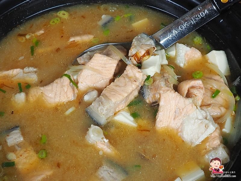 桃園中壢美食-烤貝烤牡燒烤店-路邊攤的價格卻能舒適的室內用餐環境，超大生蠔七顆只要70元  (邀約) @民宿女王芽月-美食.旅遊.全台趴趴走