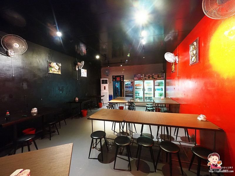 桃園中壢美食-烤貝烤牡燒烤店-路邊攤的價格卻能舒適的室內用餐環境，超大生蠔七顆只要70元  (邀約) @民宿女王芽月-美食.旅遊.全台趴趴走