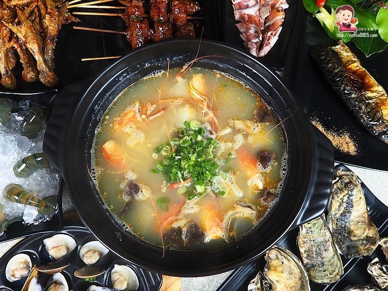 桃園中壢美食-烤貝烤牡燒烤店-路邊攤的價格卻能舒適的室內用餐環境，超大生蠔七顆只要70元  (邀約) @民宿女王芽月-美食.旅遊.全台趴趴走