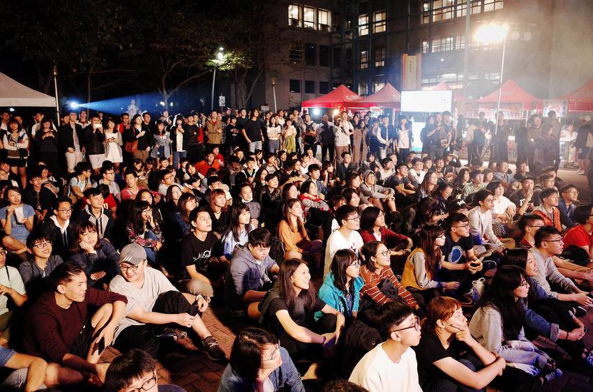 2020清交草地音樂祭！麋先生、呂學翰、HowZ等歌手樂團表演，美食市集與摸彩活動連續嗨兩天