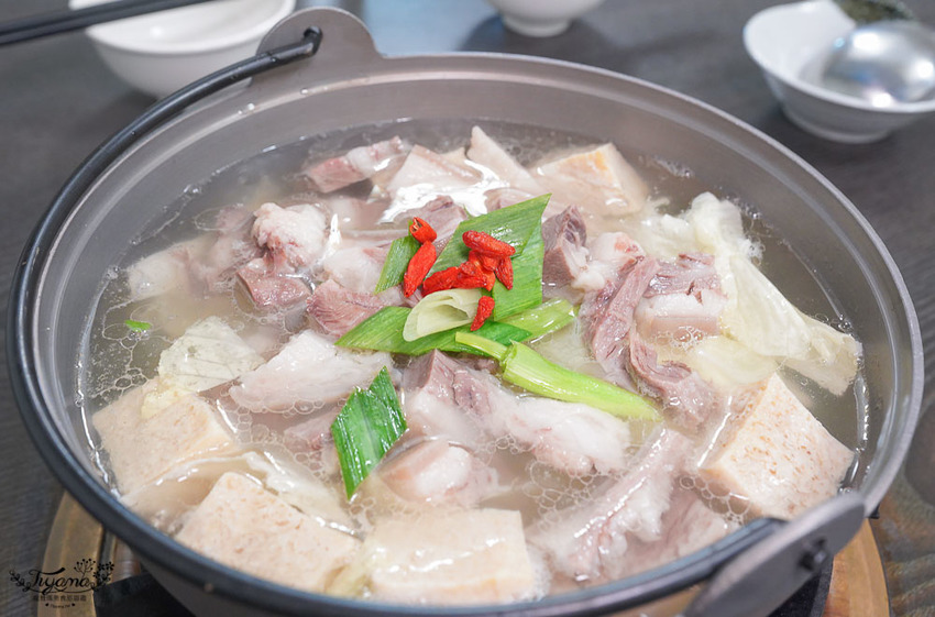 台南羊肉羊肉爐》咩 灣裡羊肉店,台灣極品全羊料理,無羶清燉羊泉羊肉爐 @緹雅瑪 美食旅遊趣