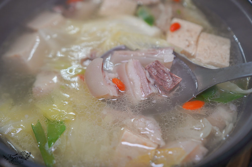 台南羊肉羊肉爐》咩 灣裡羊肉店,台灣極品全羊料理,無羶清燉羊泉羊肉爐 @緹雅瑪 美食旅遊趣