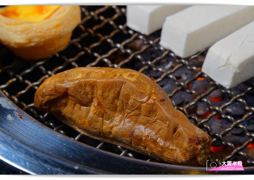 台北宵夜場推薦,醬太郎日式燒肉 吃到飽,午餐549/晚餐.假日649/免收服務費,招牌牛舌/松阪豬/羊排/韓式炸雞/啤酒無限暢飲,中山站燒肉推薦 - 大胃米粒 DAVID & MILLY