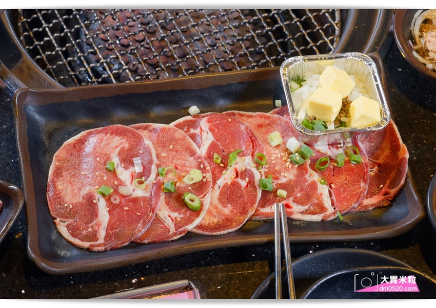 台北宵夜場推薦,醬太郎日式燒肉 吃到飽,午餐549/晚餐.假日649/免收服務費,招牌牛舌/松阪豬/羊排/韓式炸雞/啤酒無限暢飲,中山站燒肉推薦 - 大胃米粒 DAVID & MILLY