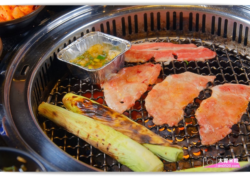 台北宵夜場推薦,醬太郎日式燒肉 吃到飽,午餐549/晚餐.假日649/免收服務費,招牌牛舌/松阪豬/羊排/韓式炸雞/啤酒無限暢飲,中山站燒肉推薦 - 大胃米粒 DAVID & MILLY