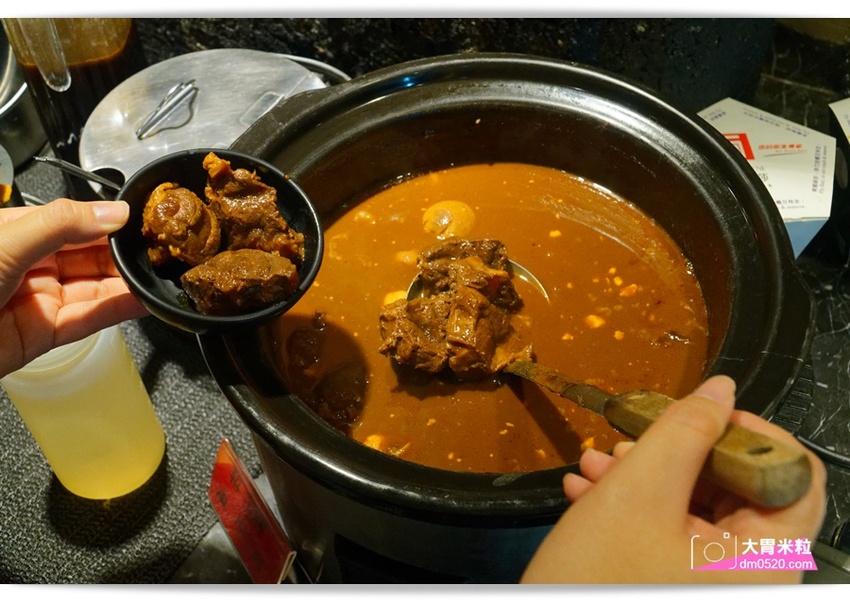 台北宵夜場推薦,醬太郎日式燒肉 吃到飽,午餐549/晚餐.假日649/免收服務費,招牌牛舌/松阪豬/羊排/韓式炸雞/啤酒無限暢飲,中山站燒肉推薦 - 大胃米粒 DAVID & MILLY