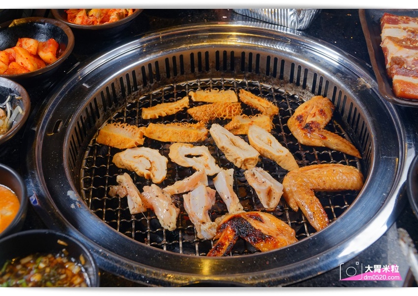 台北宵夜場推薦,醬太郎日式燒肉 吃到飽,午餐549/晚餐.假日649/免收服務費,招牌牛舌/松阪豬/羊排/韓式炸雞/啤酒無限暢飲,中山站燒肉推薦 - 大胃米粒 DAVID & MILLY