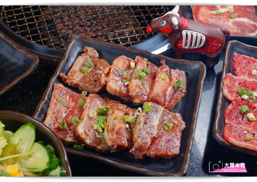 台北宵夜場推薦,醬太郎日式燒肉 吃到飽,午餐549/晚餐.假日649/免收服務費,招牌牛舌/松阪豬/羊排/韓式炸雞/啤酒無限暢飲,中山站燒肉推薦 - 大胃米粒 DAVID & MILLY