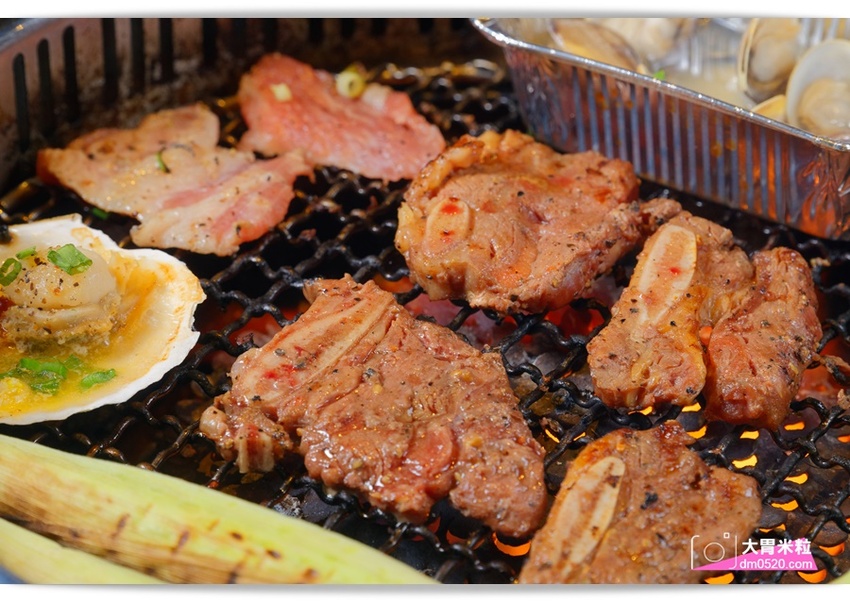 台北宵夜場推薦,醬太郎日式燒肉 吃到飽,午餐549/晚餐.假日649/免收服務費,招牌牛舌/松阪豬/羊排/韓式炸雞/啤酒無限暢飲,中山站燒肉推薦 - 大胃米粒 DAVID & MILLY