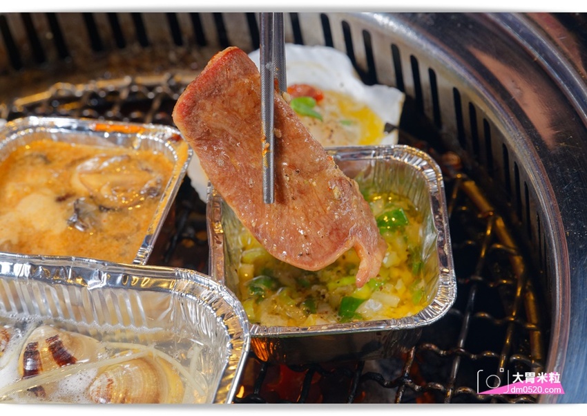 台北宵夜場推薦,醬太郎日式燒肉 吃到飽,午餐549/晚餐.假日649/免收服務費,招牌牛舌/松阪豬/羊排/韓式炸雞/啤酒無限暢飲,中山站燒肉推薦 - 大胃米粒 DAVID & MILLY