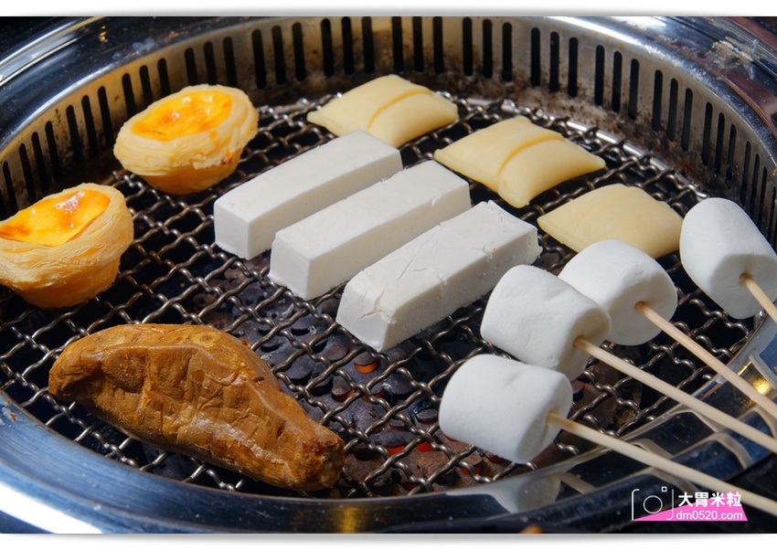 台北宵夜場推薦,醬太郎日式燒肉 吃到飽,午餐549/晚餐.假日649/免收服務費,招牌牛舌/松阪豬/羊排/韓式炸雞/啤酒無限暢飲,中山站燒肉推薦 - 大胃米粒 DAVID & MILLY