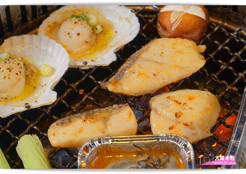 台北宵夜場推薦,醬太郎日式燒肉 吃到飽,午餐549/晚餐.假日649/免收服務費,招牌牛舌/松阪豬/羊排/韓式炸雞/啤酒無限暢飲,中山站燒肉推薦 - 大胃米粒 DAVID & MILLY