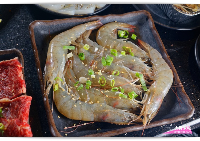 台北宵夜場推薦,醬太郎日式燒肉 吃到飽,午餐549/晚餐.假日649/免收服務費,招牌牛舌/松阪豬/羊排/韓式炸雞/啤酒無限暢飲,中山站燒肉推薦 - 大胃米粒 DAVID & MILLY