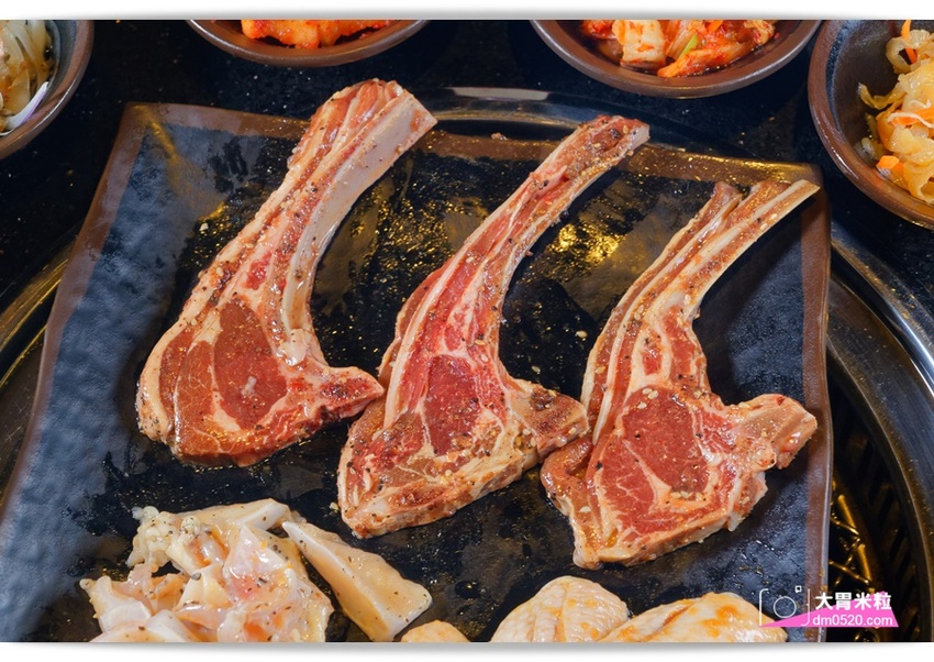 台北宵夜場推薦,醬太郎日式燒肉 吃到飽,午餐549/晚餐.假日649/免收服務費,招牌牛舌/松阪豬/羊排/韓式炸雞/啤酒無限暢飲,中山站燒肉推薦 - 大胃米粒 DAVID & MILLY