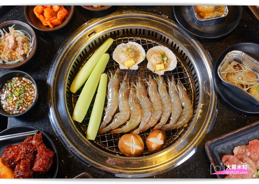 台北宵夜場推薦,醬太郎日式燒肉 吃到飽,午餐549/晚餐.假日649/免收服務費,招牌牛舌/松阪豬/羊排/韓式炸雞/啤酒無限暢飲,中山站燒肉推薦 - 大胃米粒 DAVID & MILLY