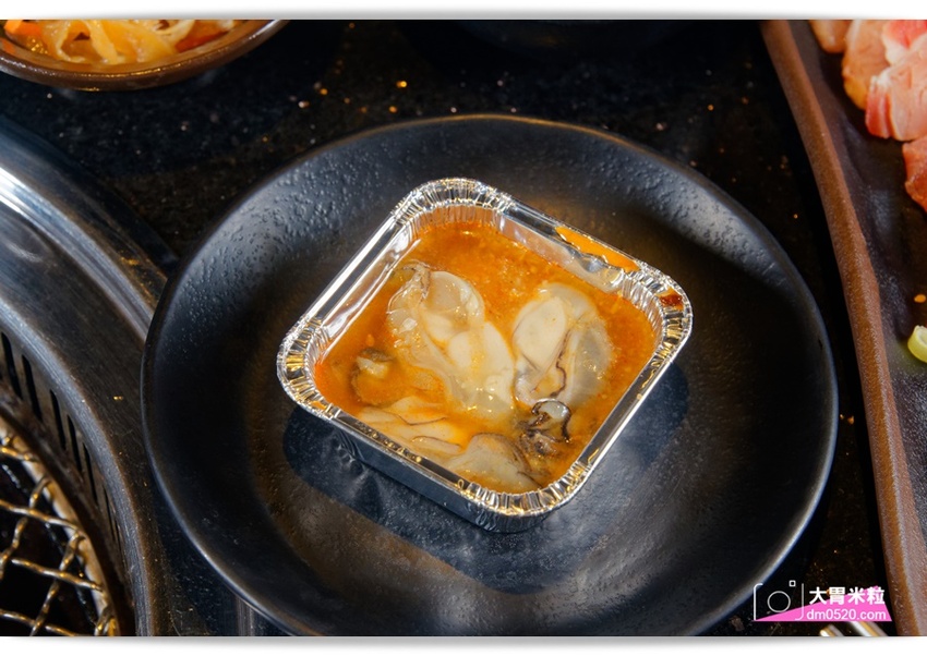 台北宵夜場推薦,醬太郎日式燒肉 吃到飽,午餐549/晚餐.假日649/免收服務費,招牌牛舌/松阪豬/羊排/韓式炸雞/啤酒無限暢飲,中山站燒肉推薦 - 大胃米粒 DAVID & MILLY